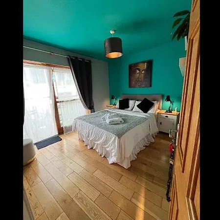 Pensión Bright Penthouse With Private Rooftop & Duplex Living ! Dublín